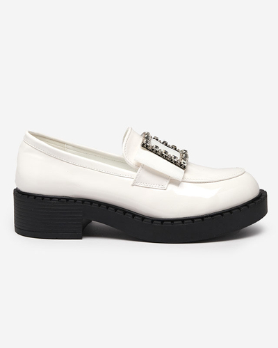 Lackschuhe mit weißer Schnalle. Fogim- Footwear