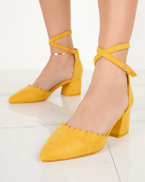 OUTLET Жіночі босоніжки з екозамші гірчиці на посту Ametis - Взуття