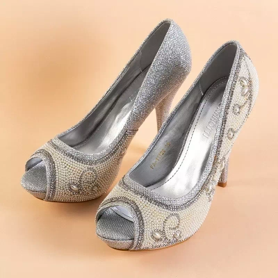 OUTLET Silberne Damen Brokatpumps mit Belis Ornamenten - Schuhe