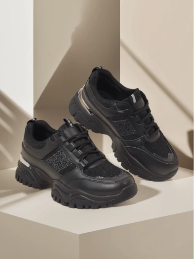 Damen-Sneakers Arete Nero mit flacher Sohle aus ökologischem Leder