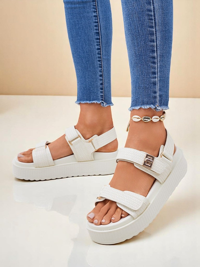 Royalfashion Kallisto – Weiße Damen Sandalen mit Plateau, Öko-Leder