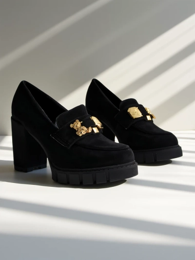 Atemberaubende schwarze Schuhe mit Blockabsatz aus Wildleder, elegant und modisch