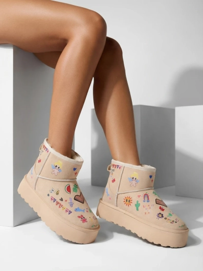 Gefütterte Callisto Angelico Stiefel mit Kinderzeichnungen auf Plateau Beige