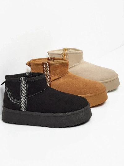 Kurze Damenstiefel a'la Schneestiefel Pravel