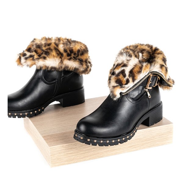 Rahels schwarze Stiefel mit flachem Absatz - Schuhe