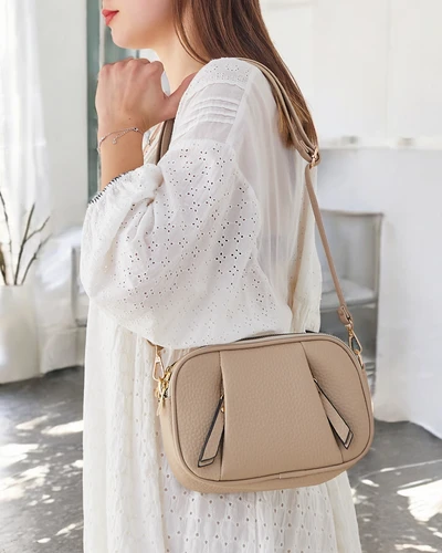 Royalfashion Kleine Handtasche für Damen aus hochwertigem Kunstleder