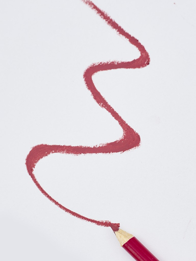 Lippenkonturenstift mit Spitzer in der Farbe Deep Clean Rose