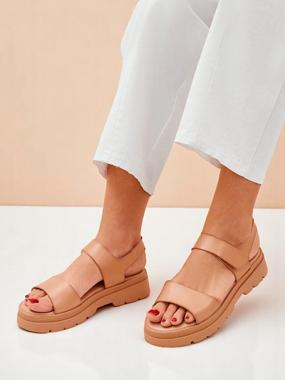 Royalfashion Damensandalen mit dickerer Sohle Otvanna