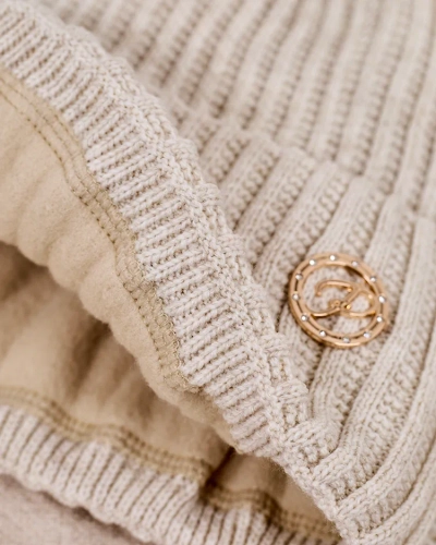 Royalfashion Damen isolierte Mütze mit Bommel