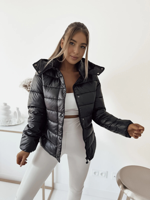 Royalfashion Чорна жіноча стьобана куртка з капюшоном