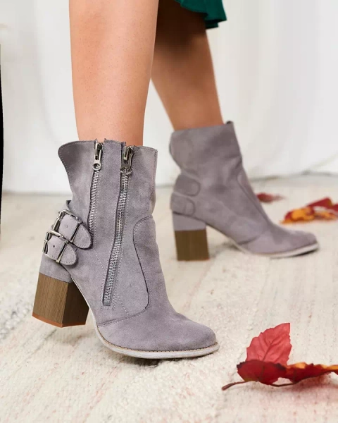 Royalfashion Graue Damenstiefel mit Feirrgo-Verzierung