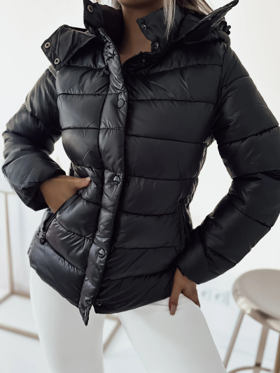 Royalfashion Чорна жіноча стьобана куртка з капюшоном