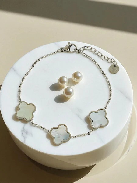 Callisto Nero Armband mit Blumenmotiv