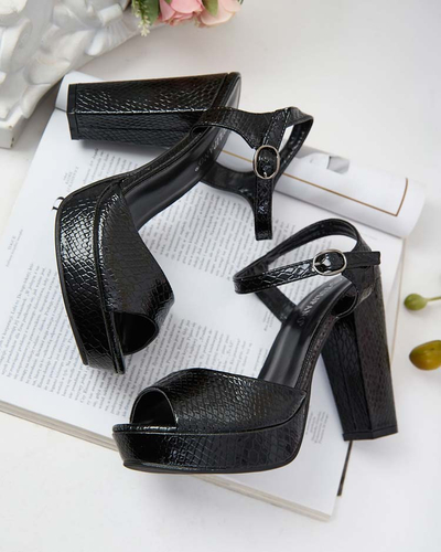 Royalfashion Lackierte Damen-Sandalen auf einem Pfosten Vagasse