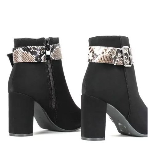 OUTLET Чорні ботильйони з пряжкою a'la зміїна шкіра Anya - Взуття