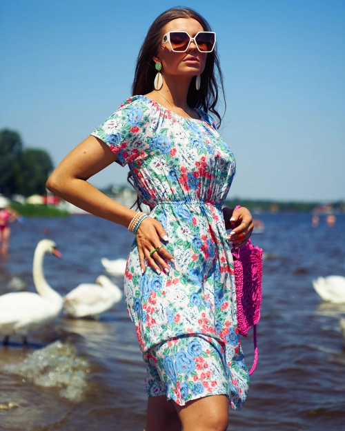 Жіноча квітчаста міні-сукня Royalfashion а-ля гіпюрові рукави синього кольору