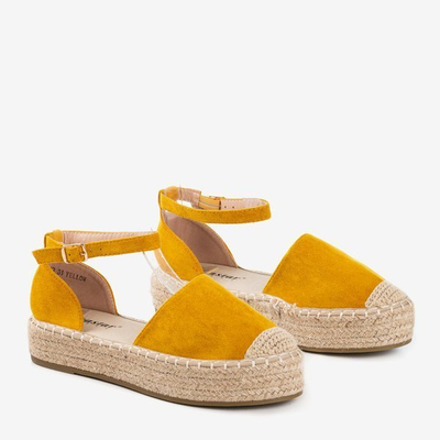 Frauen-Senf-Espadrilles auf der Maritel-Plattform - Schuhe