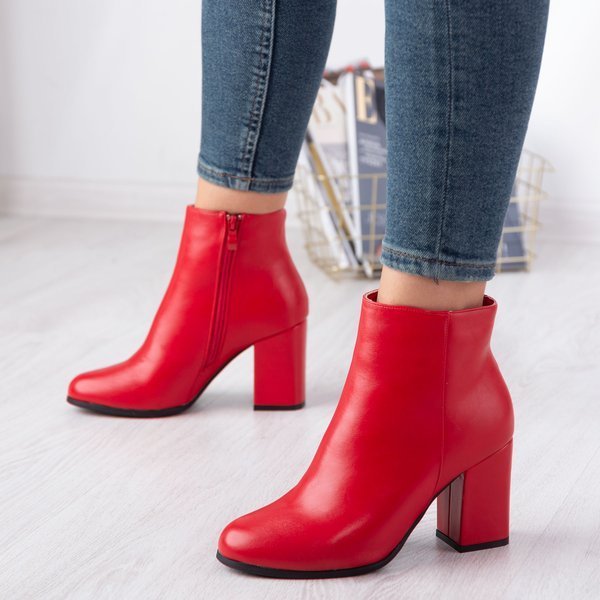 Rote Stiefel an einem höheren Pfosten Pekan - Footwear