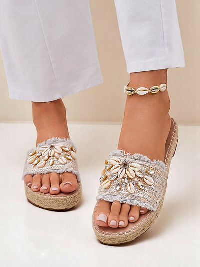 Damen Sandalen Perseida Royalfashion silber mit Muscheln auf flacher Sohle