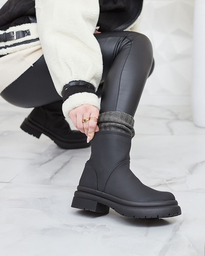 Royalfashion Schwarze matte Damenstiefel mit dickerer Sohle Holeopi