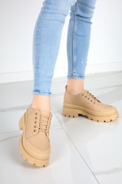 OUTLET Світло-коричневі жіночі туфлі на шнурівці Rozia - Взуття