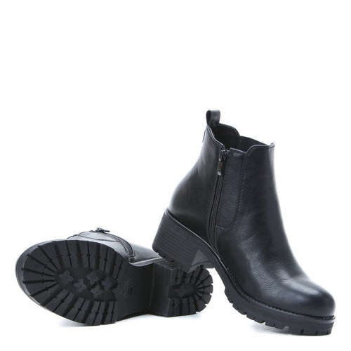 Czarne botki na słupku - Obuwie