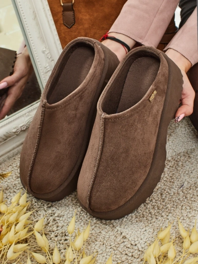 Kurze Damenstiefel im Schneestiefel-Stil mit Fell Calindra