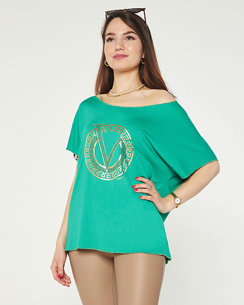 Зелена футболка з принтом і цирконами