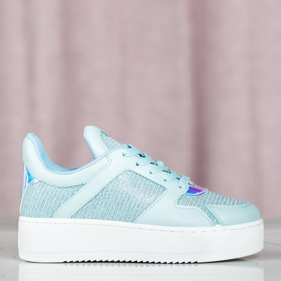 Blaue Sportschuhe auf der Salsa-Plattform - Schuhe 1