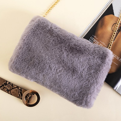 Сіра жіноча хутряна сумка