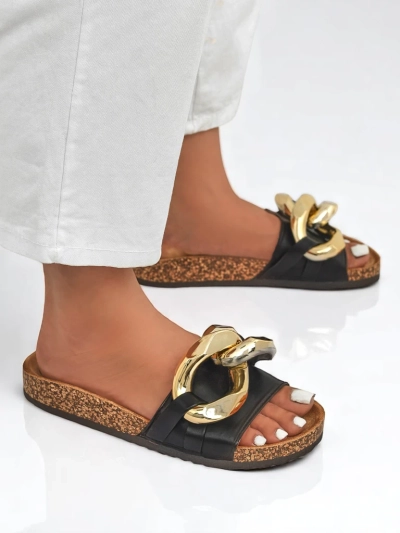 Sommerliche Ariadne Royalfashion Pantoletten mit großer goldener Kette, schwarzes Leder