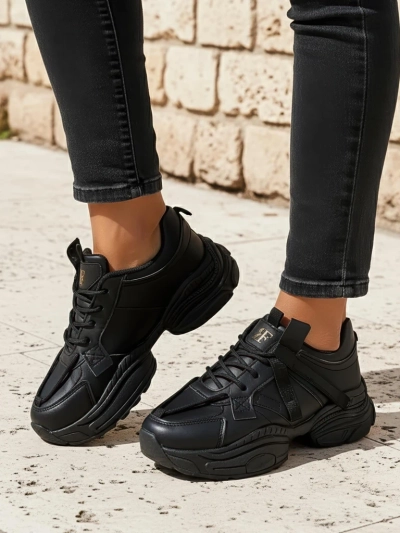 Royalfashion Жіночі спортивні кросівки на товстій підошві Quensi