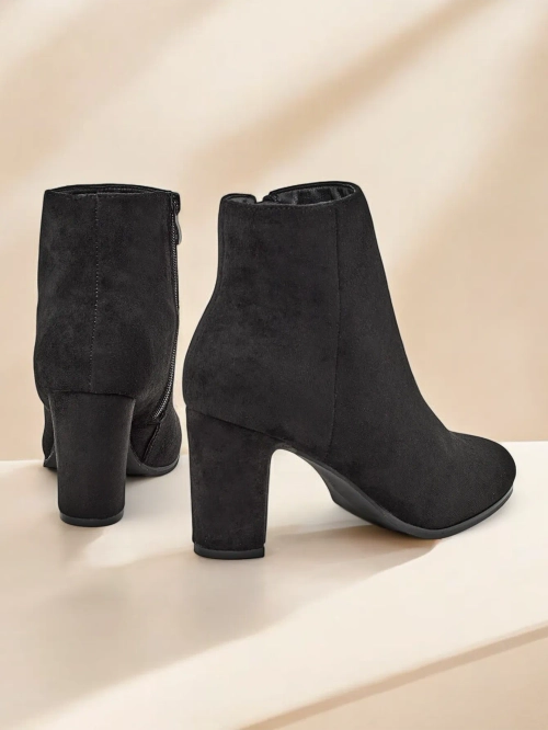 Жіночі чоботи з каблуком від Royalfashion Wierod