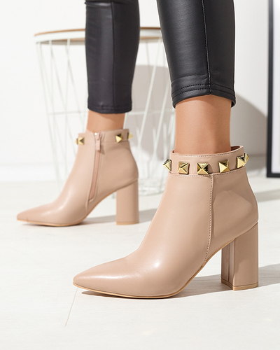 Beige Damenstiefel mit Nieten verziert Sertika - Footwear