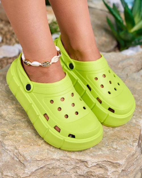 Жіночі шльопанці Royalfashion Неонові зелені з ажурною обробкою Mighty