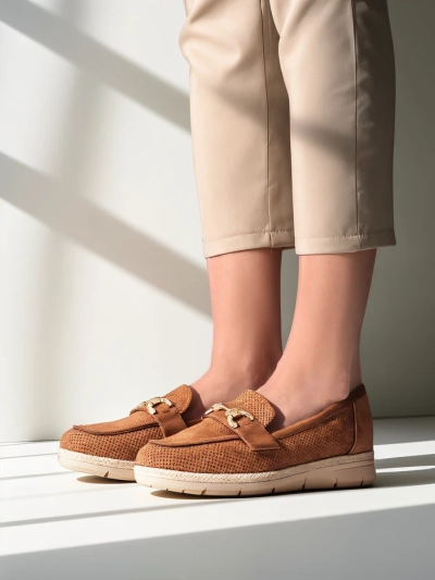 Royalfashion Damenflachschuhe mit einer Verzierung an der Zehe