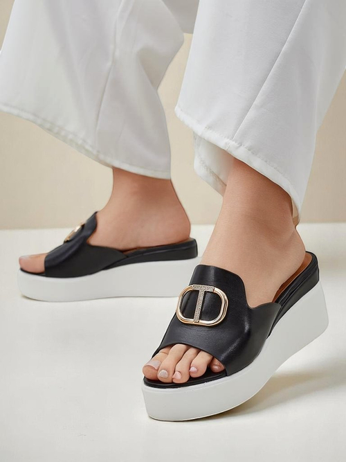 Royalfashion жіночі шльопанці на танкетці Daffin