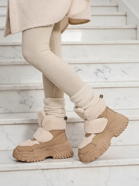 Royalfashion Damen Schneestiefel mit Schafsfell Segulla