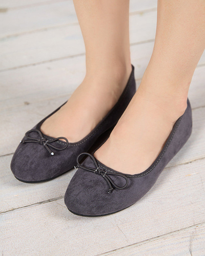 Ballerinas aus dunkelgrauem Öko-Wildleder mit Viassi-Schleife. Schuhe