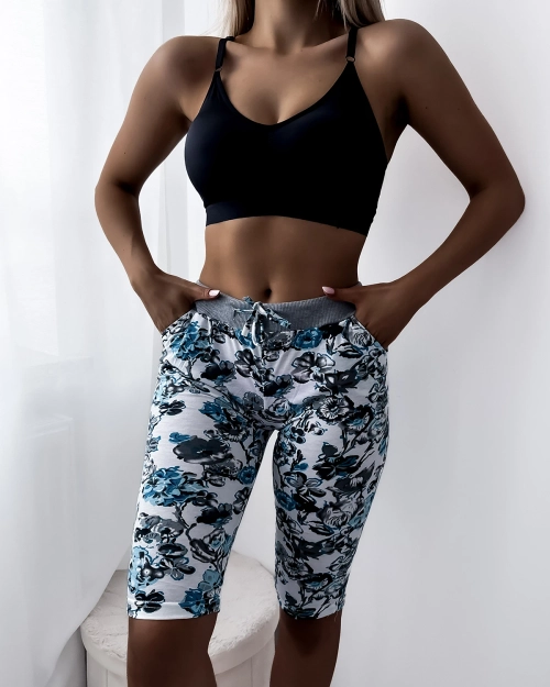 Жіночі шорти 3/4 білі та квіти PLUS SIZE - Одяг