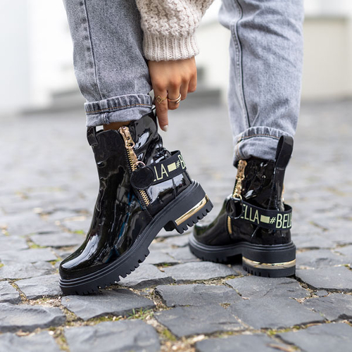 Чорні жіночі лаковані ботильйони з ремінцем Alless