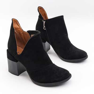 Schwarze Damenstiefel mit Ausschnitten Plinara - Schuhe