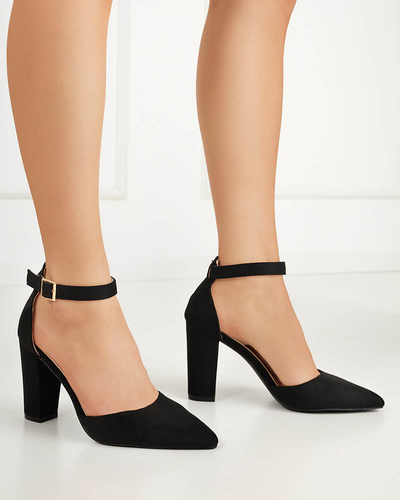 Schwarze Damensandalen auf der Kinotia-Post - Schuhe