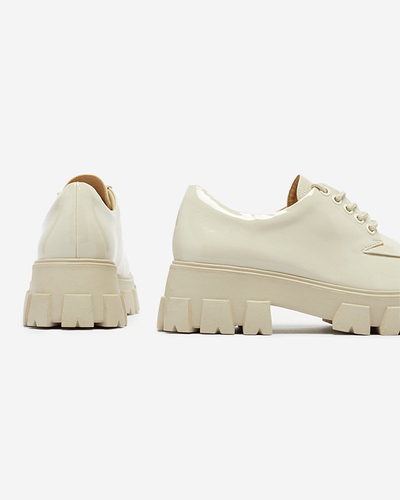 Hellbeige lackierte Damen Schnürschuhe Ginara - Schuhe