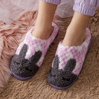 Lila Frauenschuhe mit Krystians Hasen - Schuhe