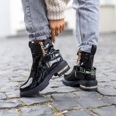 Чорні жіночі лаковані ботильйони з ремінцем Alless