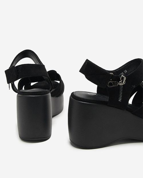Чорні жіночі босоніжки на високому танкетці Medira - Туфлі