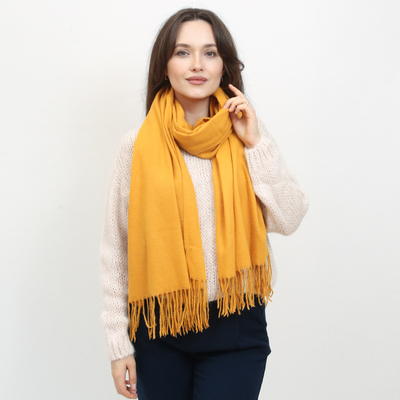 Senfgroßer warmer Schal mit Quasten - Accessoires