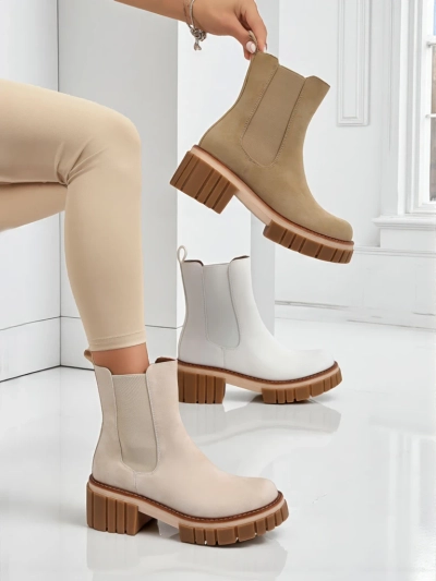 Amber Walk Stiefeletten mit Blockabsatz aus Öko-Nubukleder