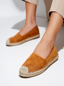 Camel || braun